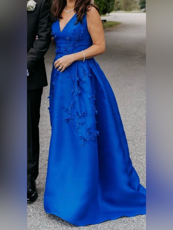 Carolina Herrera Dresses & Skirts - Carolina Herrera SILK Royal Blue V-Neck 3D Floral Evening Gown